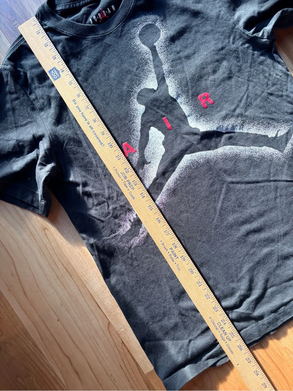 Jordan Essentials Black 'Jumpman' Graphic Tee Small